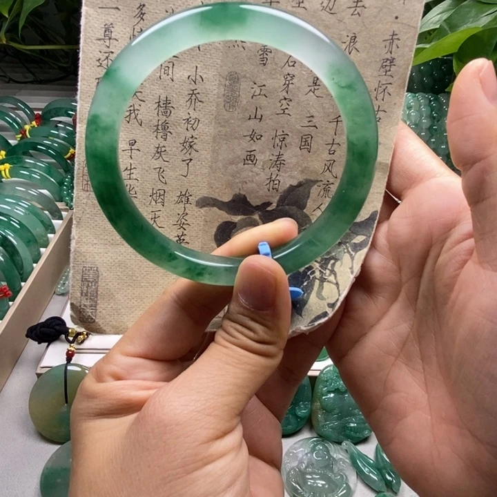 石英质玉未镶嵌手镯