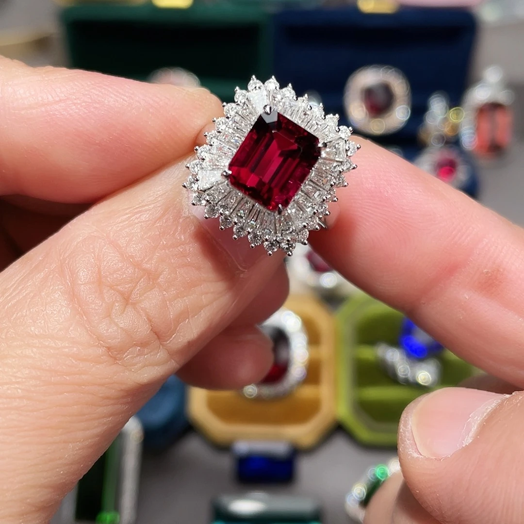 戒指18K金镶嵌碧玺3.88ct