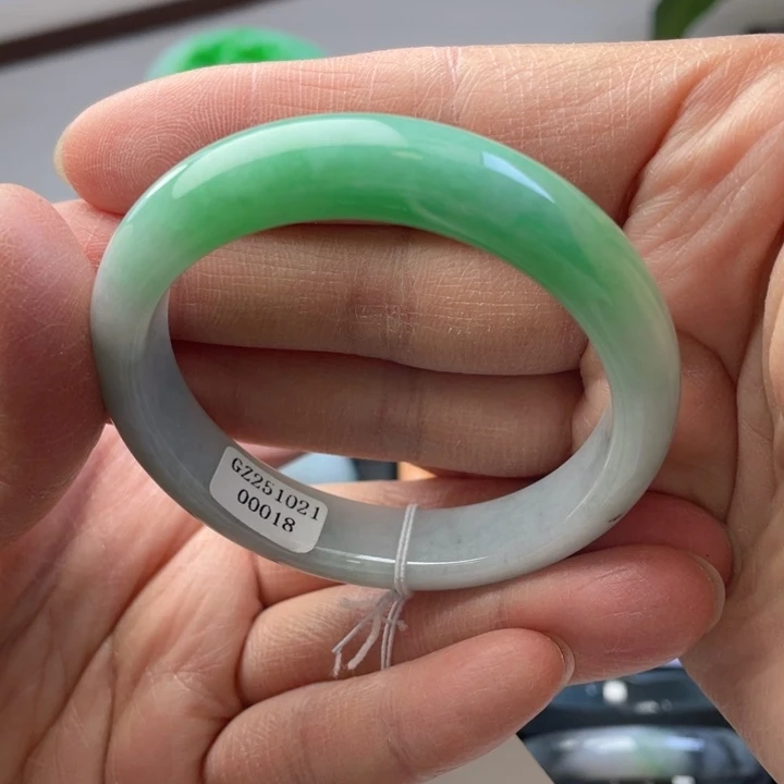 翡翠未镶嵌手镯缅甸翡翠