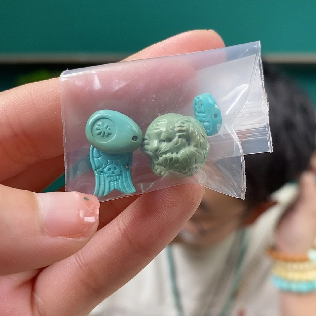绿松石未镶嵌珠宝奇石