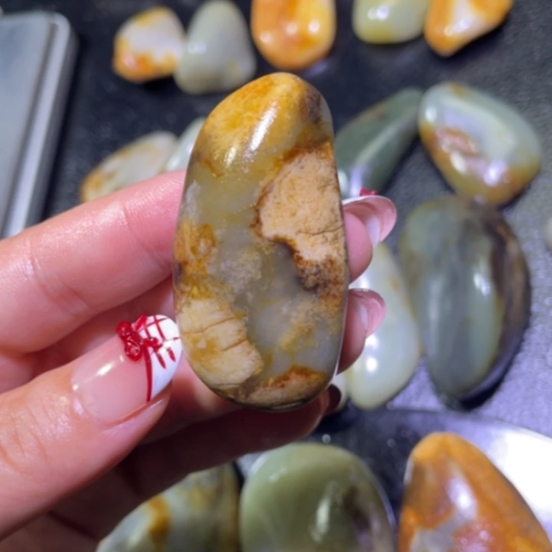 【闪购商品】颈饰未镶嵌和田玉