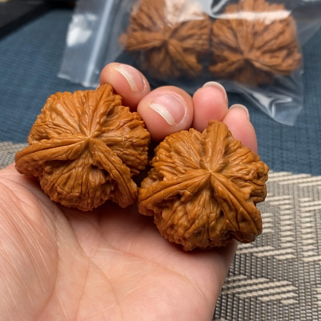 墨***茶吊坠文玩核桃三棱