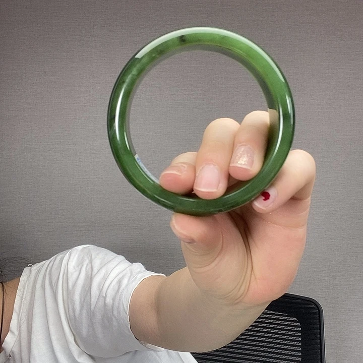 º***蓉和田玉未镶嵌手镯