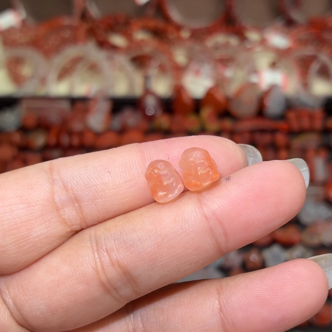 南红玛瑙未镶嵌颈饰爱心兔一对