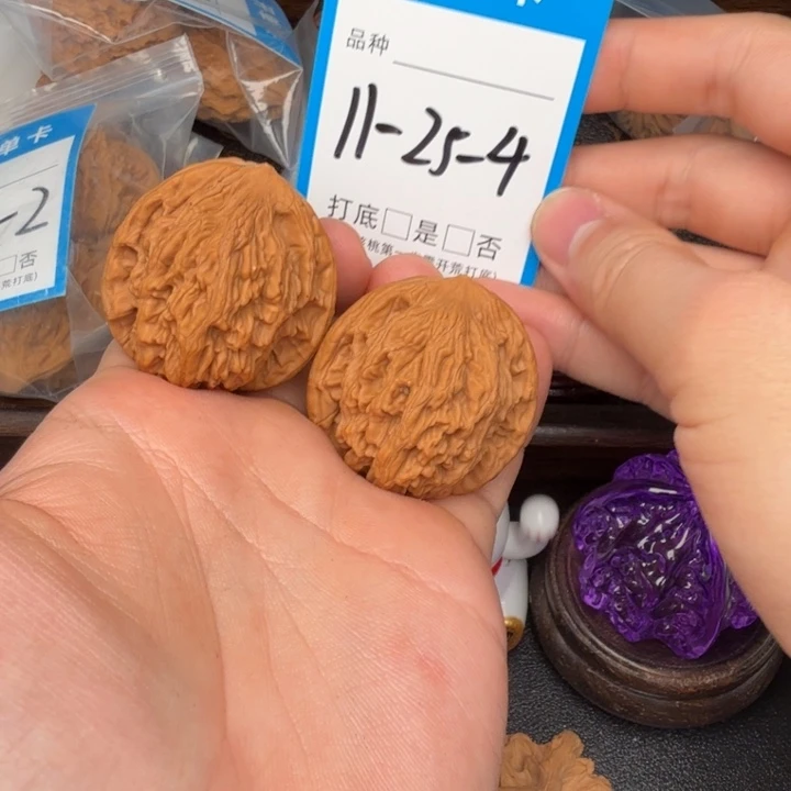 吊坠文玩核桃麦虎38