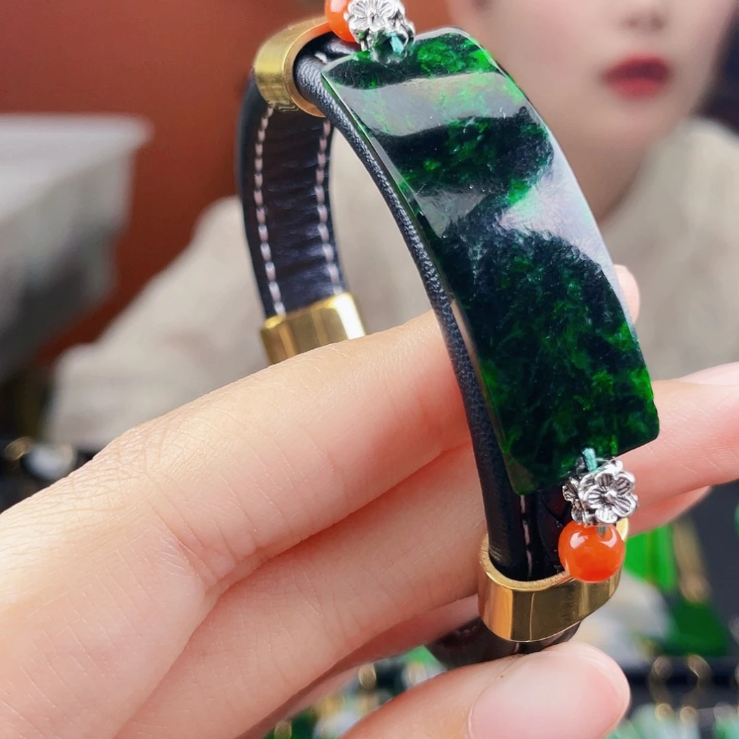 翡翠手镯未镶嵌饰品