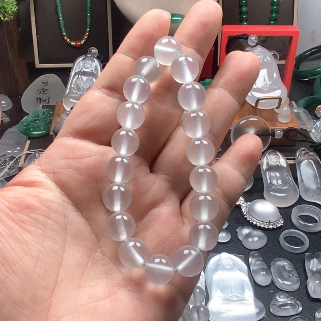 M***o颈饰未镶嵌石英质玉