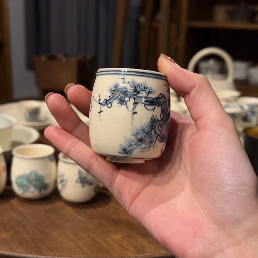 摆件陶瓷。      陶瓷。