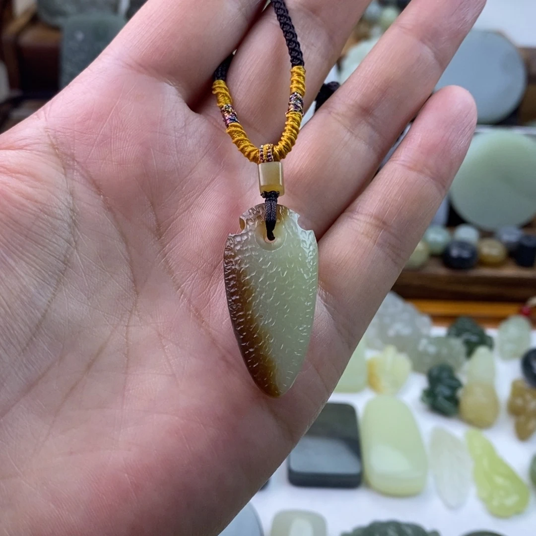 颈饰未镶嵌和田玉