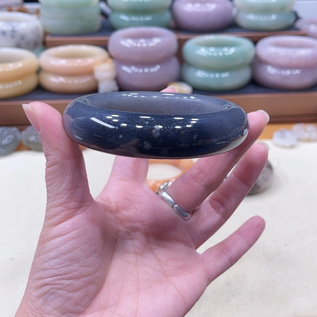 未镶嵌手镯石英质玉