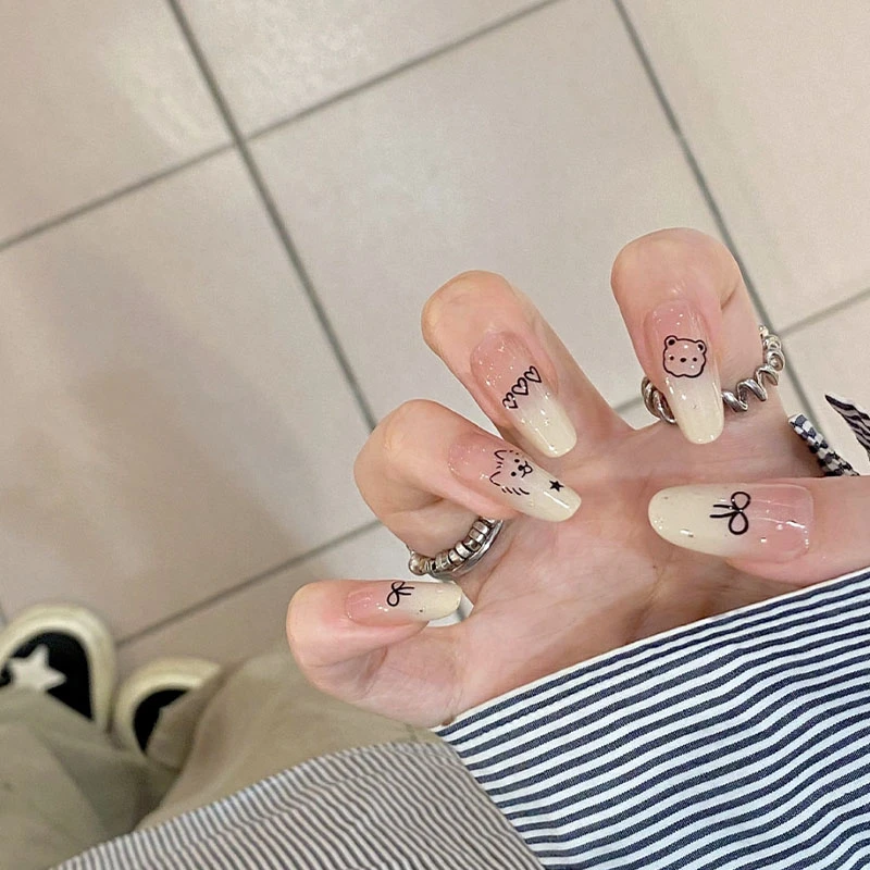 奶黄渐变猫咪穿戴甲显白气质简约高级感学生可爱少女显白美甲贴片