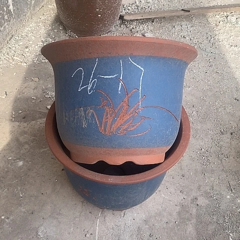 中国宜兴紫砂花，