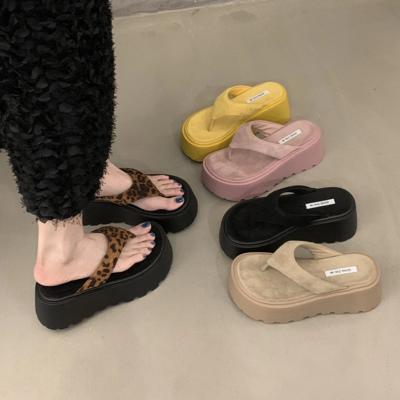 松糕厚底夹脚人字拖女高跟凉拖鞋女夏季外穿2025新款沙滩夹趾凉鞋