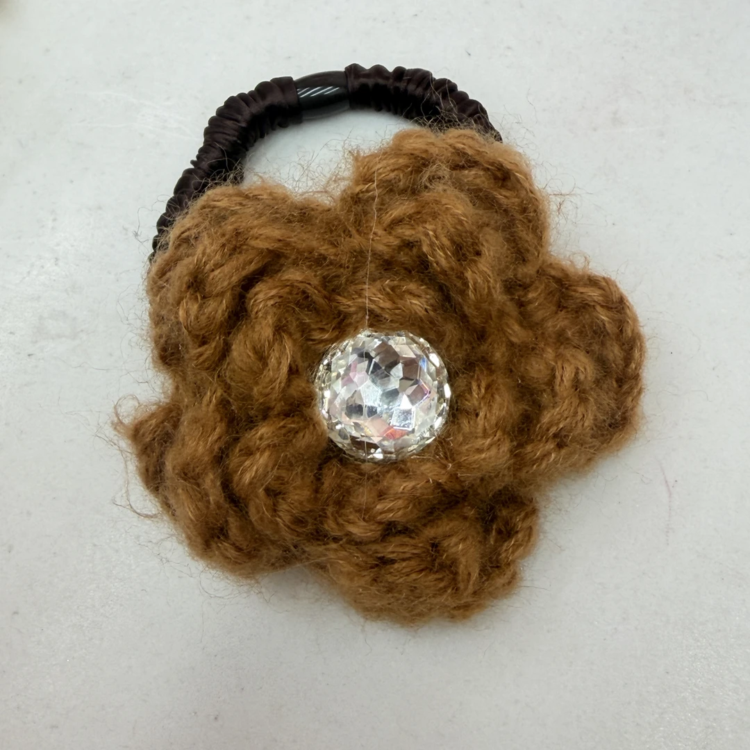 咖色毛线花朵头绳