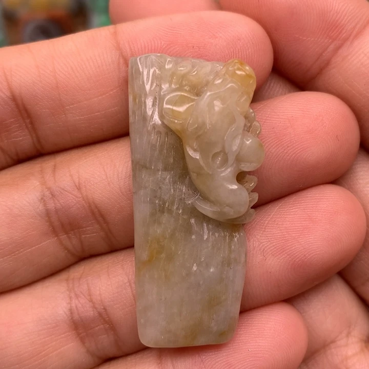 颈饰未镶嵌翡翠单***人翡翠