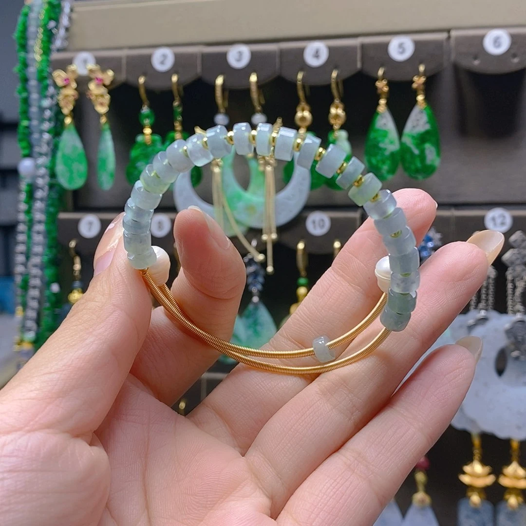 未镶嵌翡翠耳饰翡翠