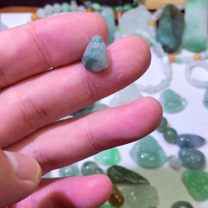 翡翠未镶嵌颈饰天然a货翡翠