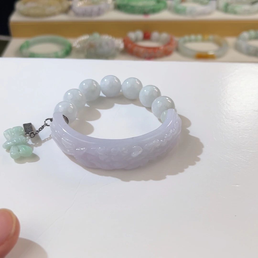 未镶嵌手链翡翠?***翡翠雕刻手镯设计款