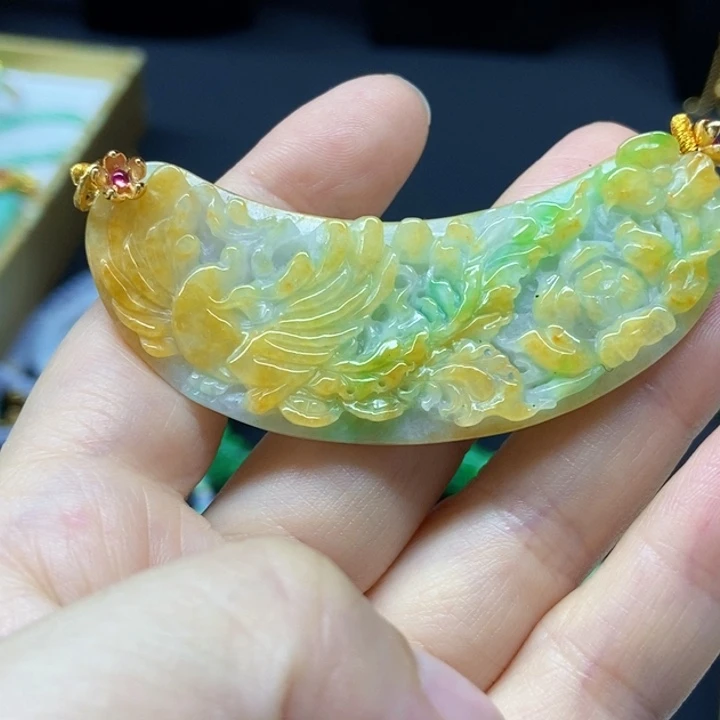 翡翠未镶嵌颈饰吊坠