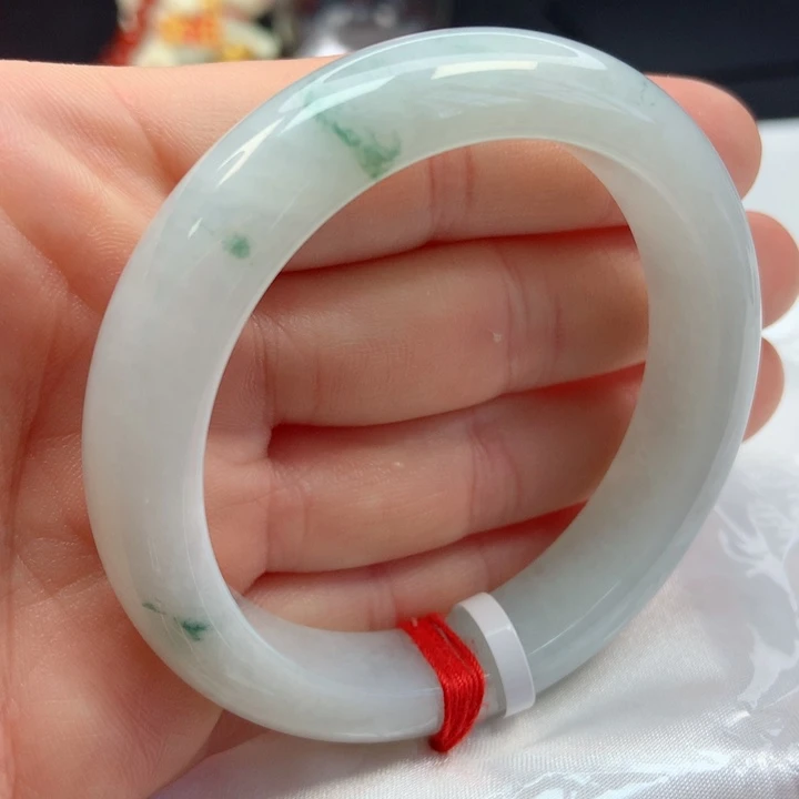 翡翠手镯未镶嵌52圈
