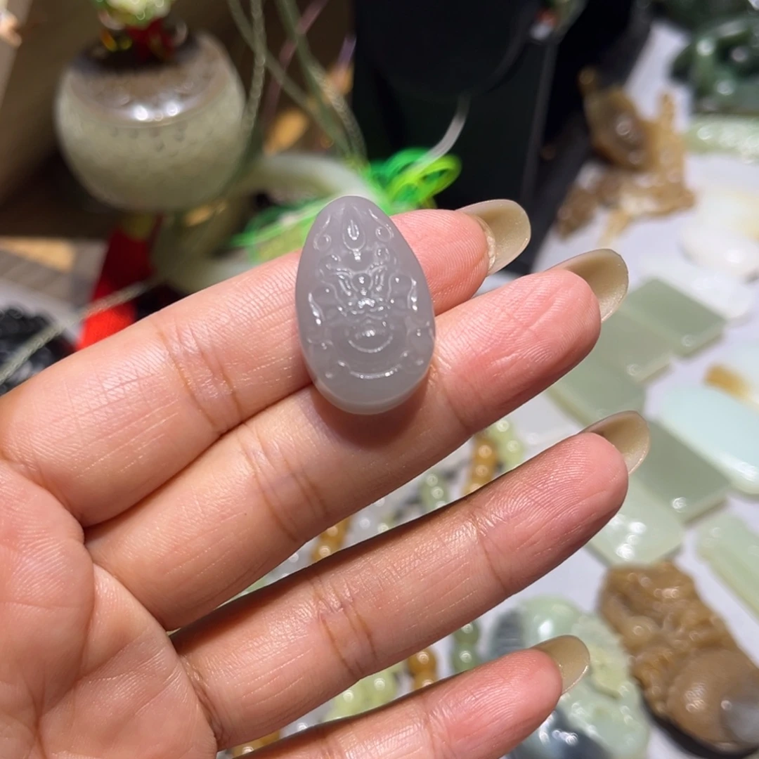 颈饰未镶嵌和田玉