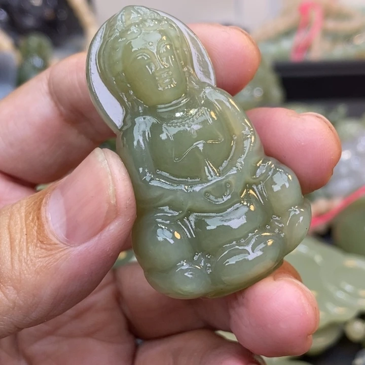 王***峰和田玉未镶嵌颈饰