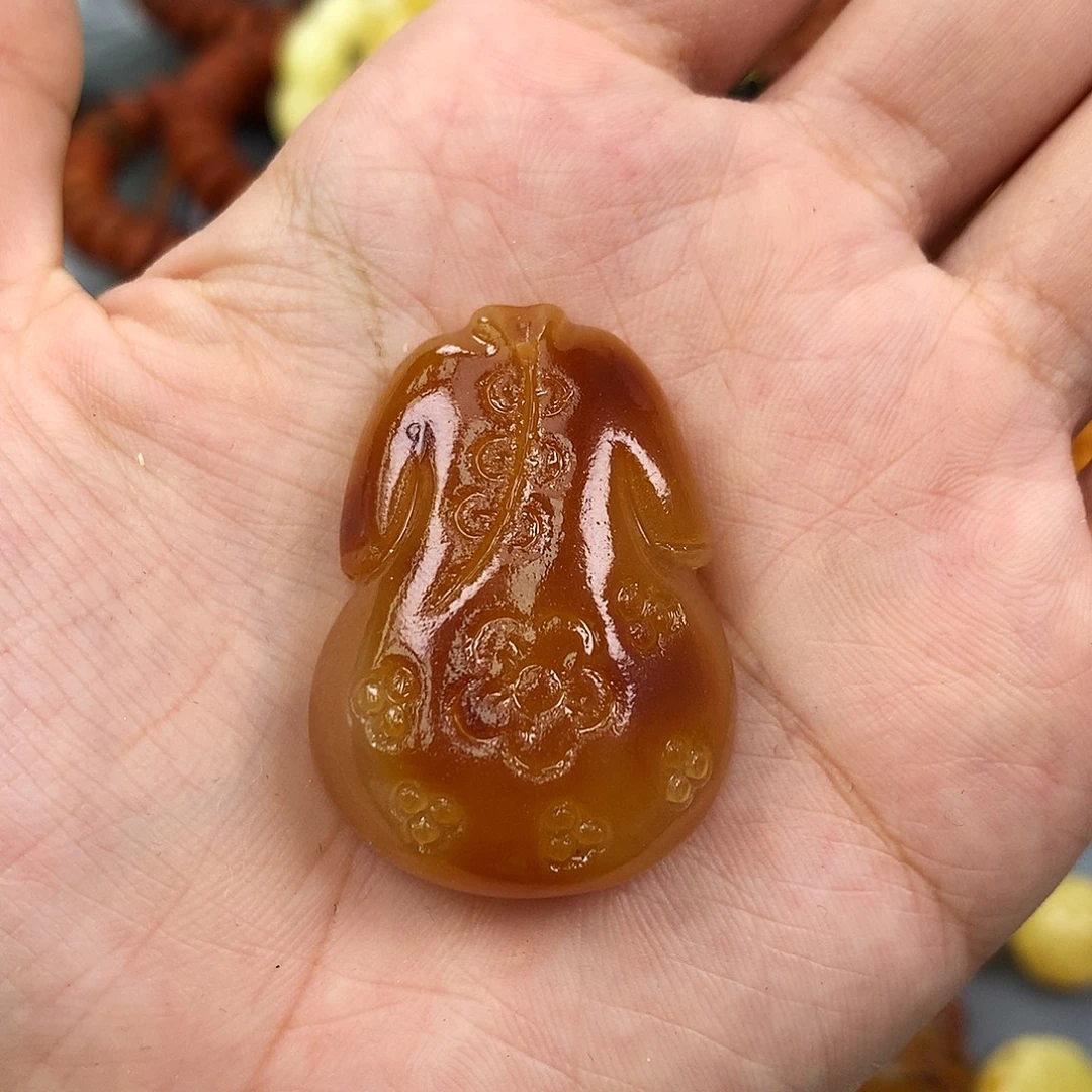 琥珀未镶嵌珠宝奇石