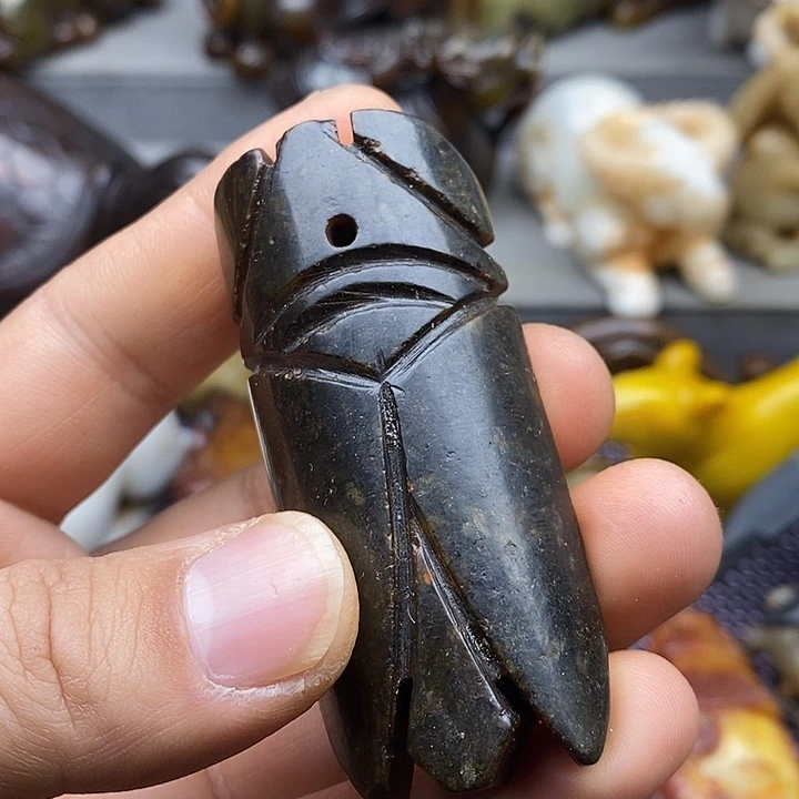 未镶嵌蛇纹石玉颈饰