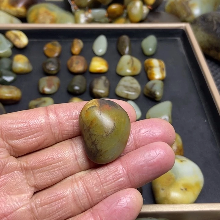 9***7和田玉（糖玉）未镶嵌珠宝奇石