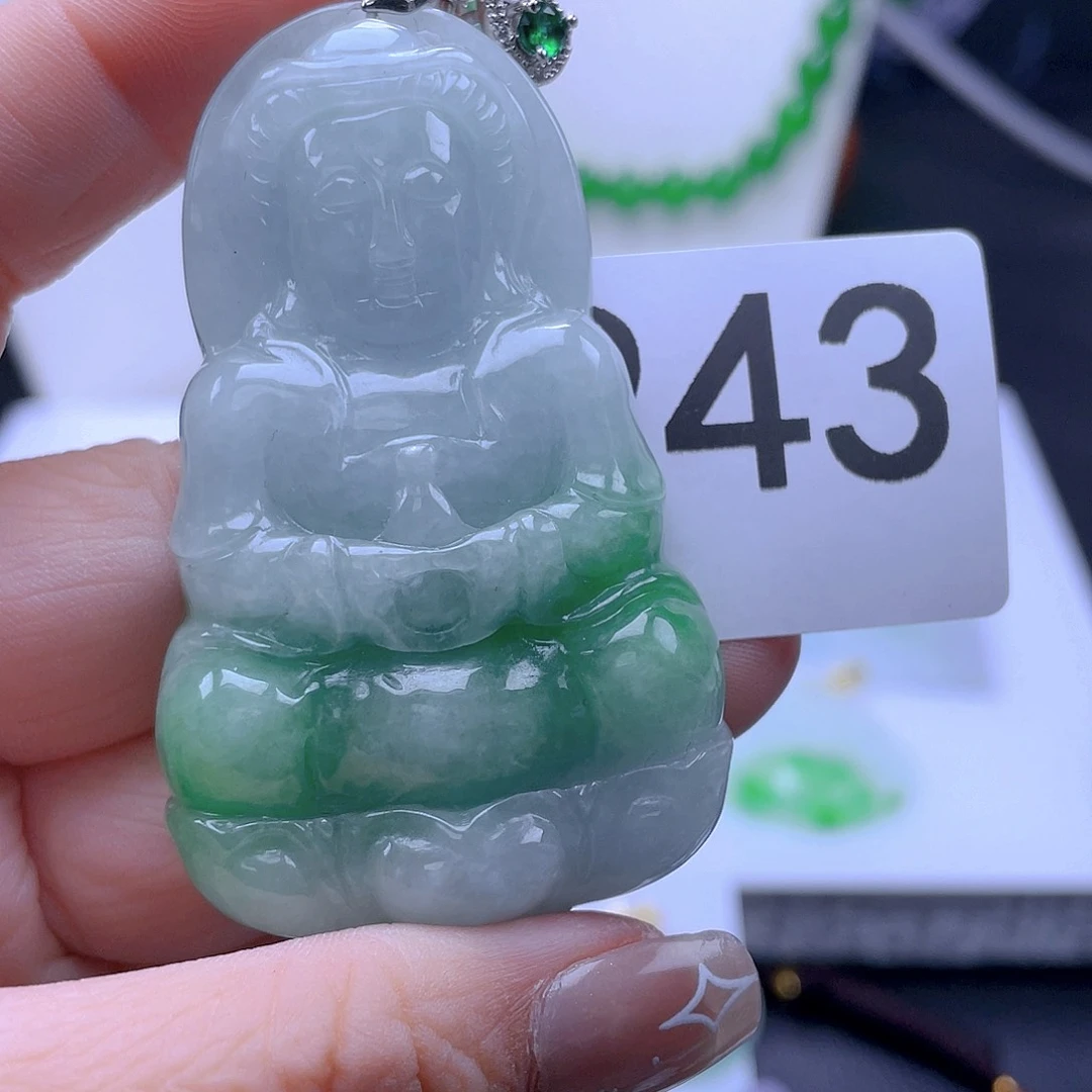 翡翠吊坠(赠链)未镶嵌