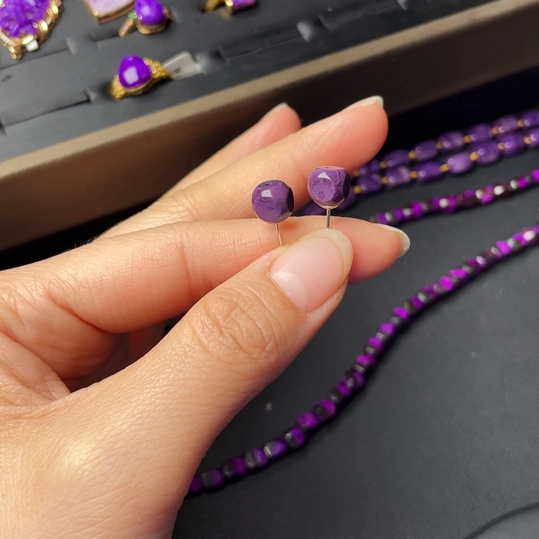 苏纪石（舒俱来）银S925镶嵌耳钉