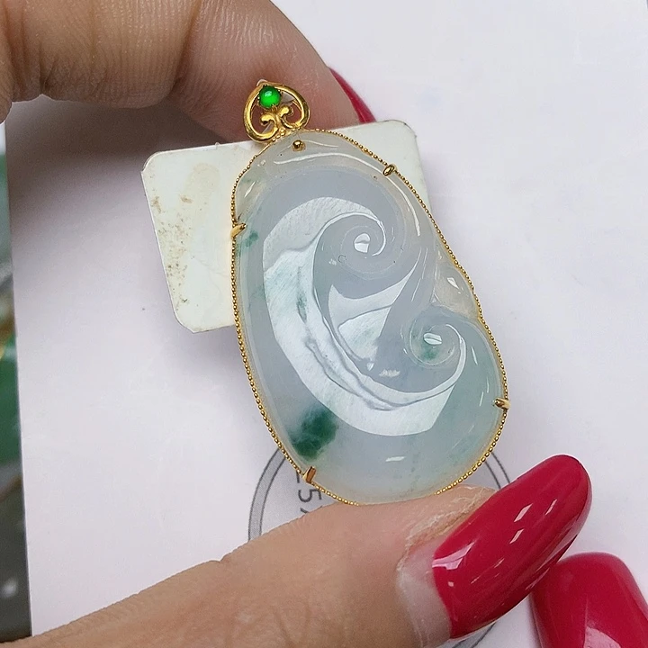 颈饰18K金镶嵌翡翠天然翡翠