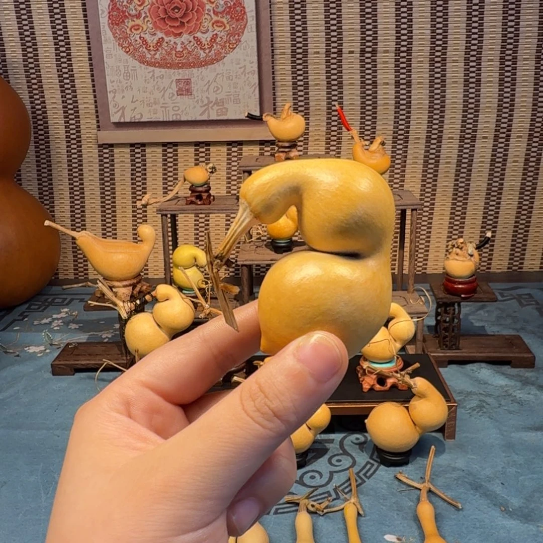 蚂****手把蚂蚁弓背贴肚