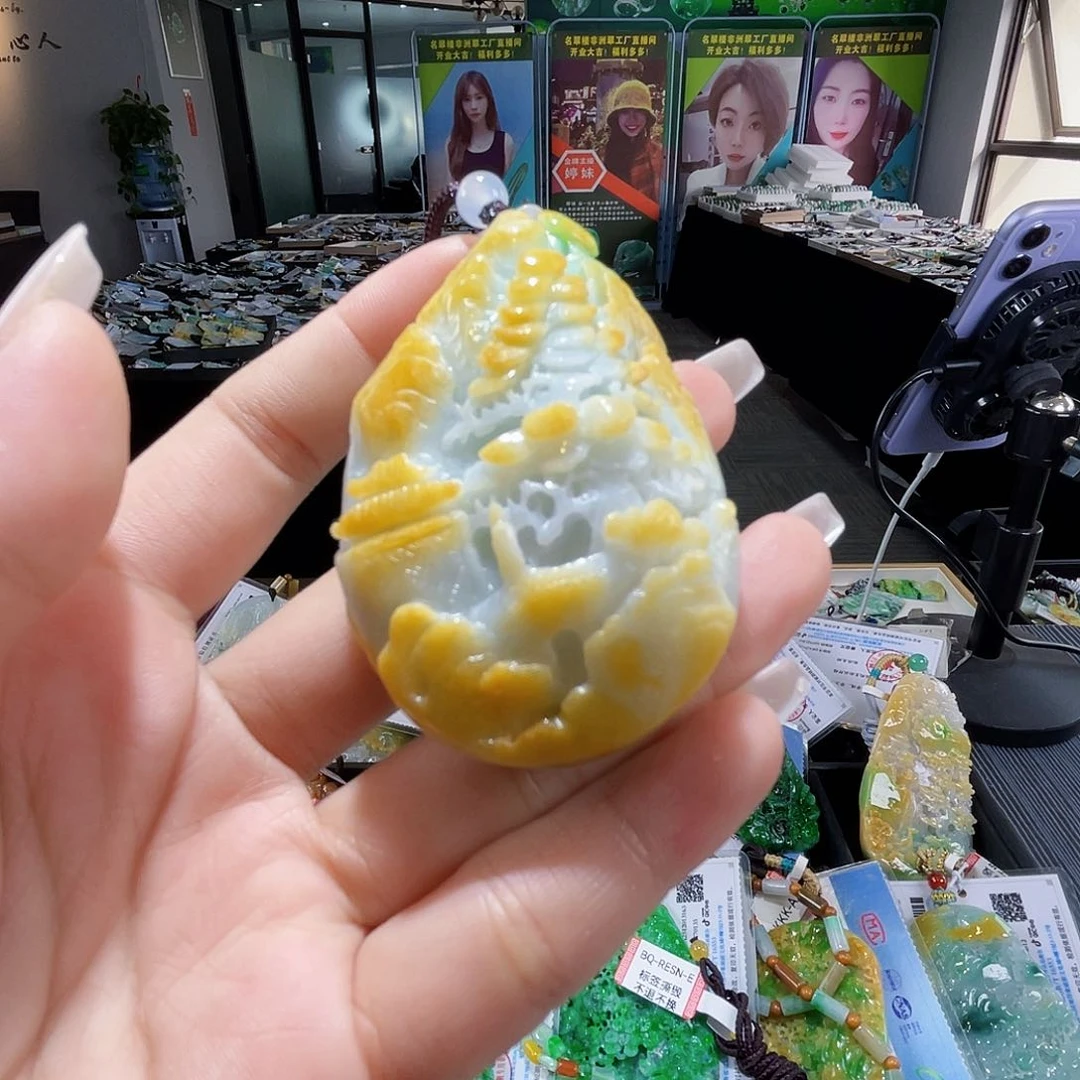 颈饰未镶嵌翡翠一