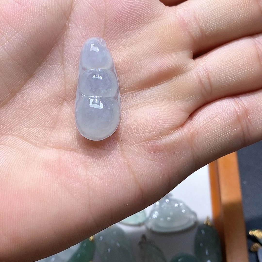 翡翠未镶嵌颈饰翡翠首饰