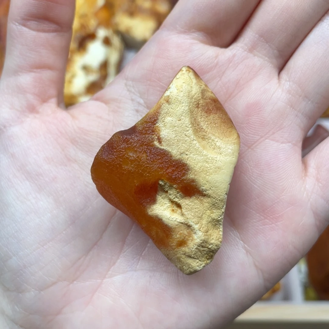 琥珀珠宝奇石未镶嵌