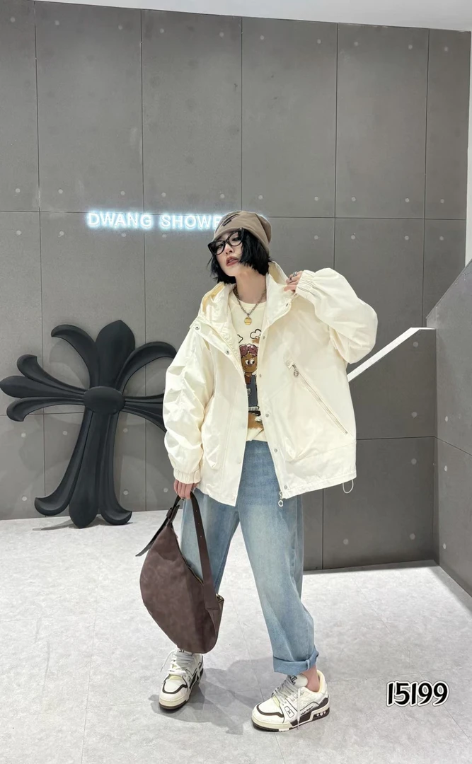 2025新款时尚宽松连帽常规款大码短外套宽松型插肩袖透气中长款女