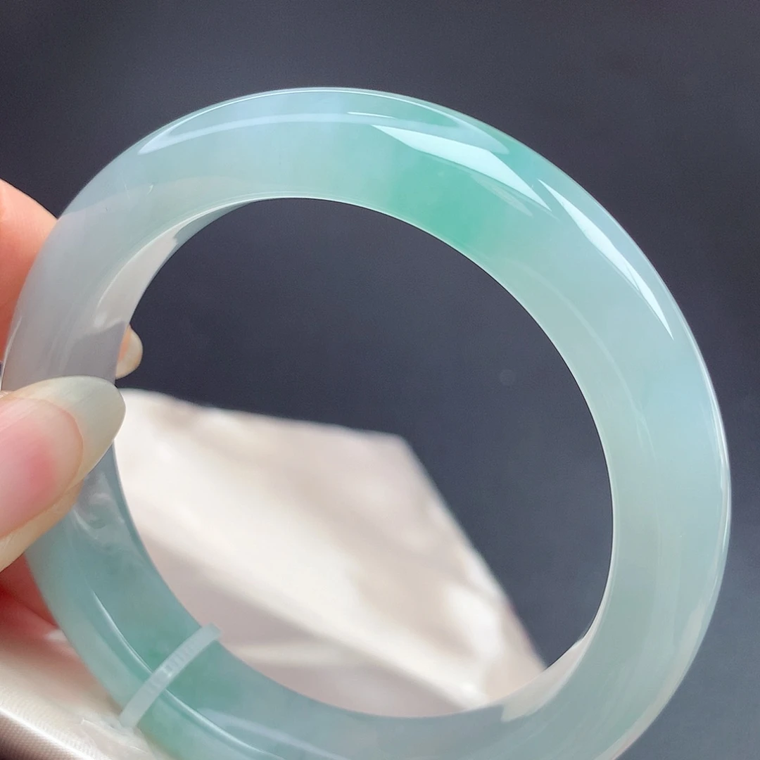 翡翠未镶嵌手镯55圈口