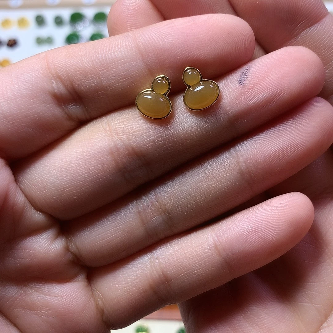 银S925镀金镶嵌和田玉（糖玉）耳饰A****?