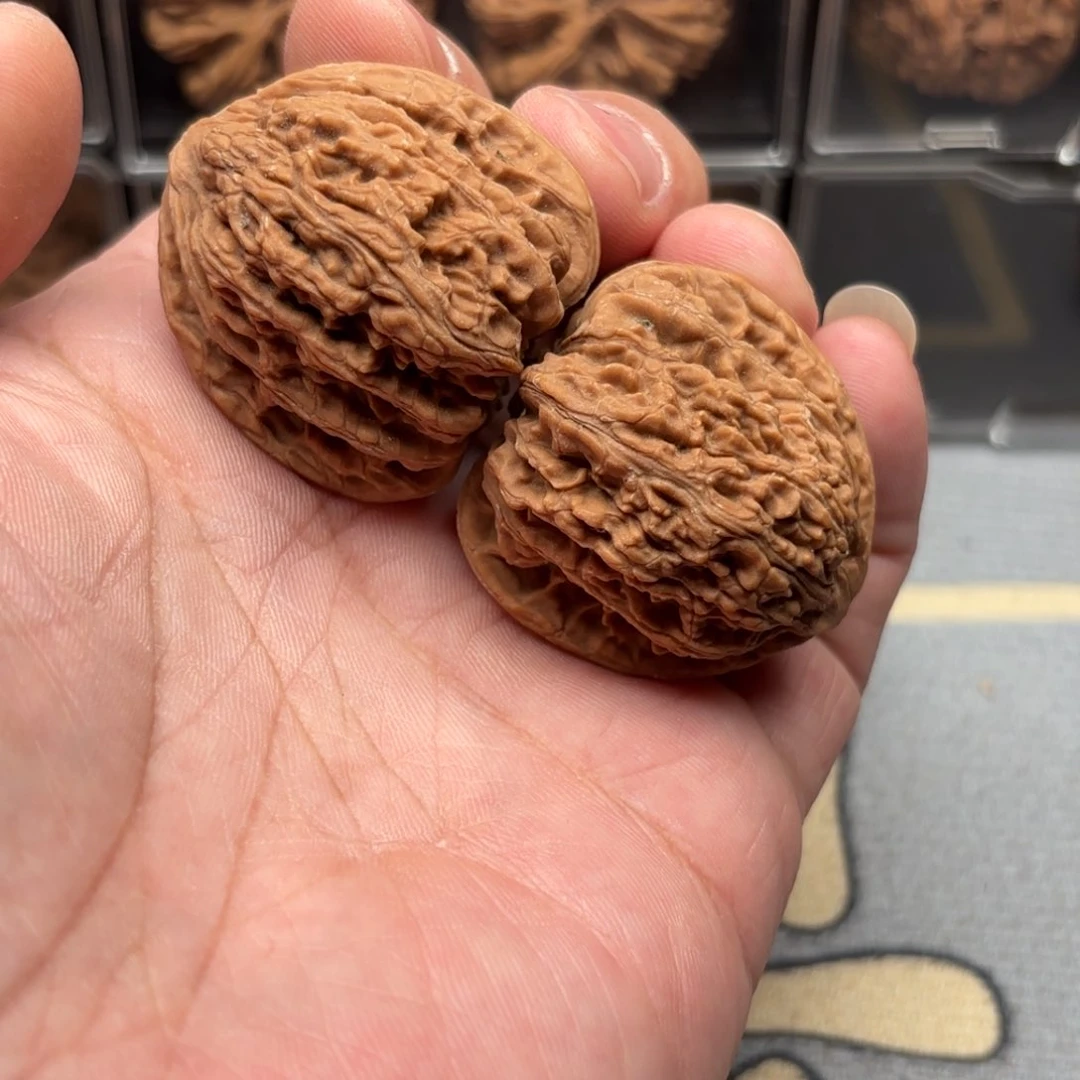文玩核桃把件密纹
