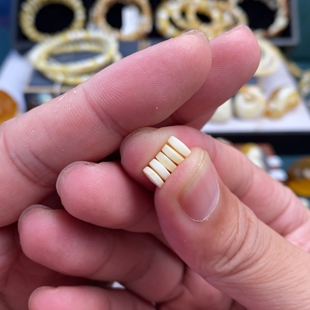 ¿***.蜜蜡未镶嵌裸石6mm