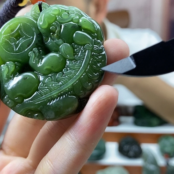 和田玉未镶嵌颈饰