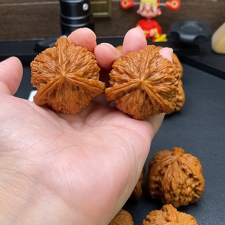 安***哲文玩核桃把件白奔