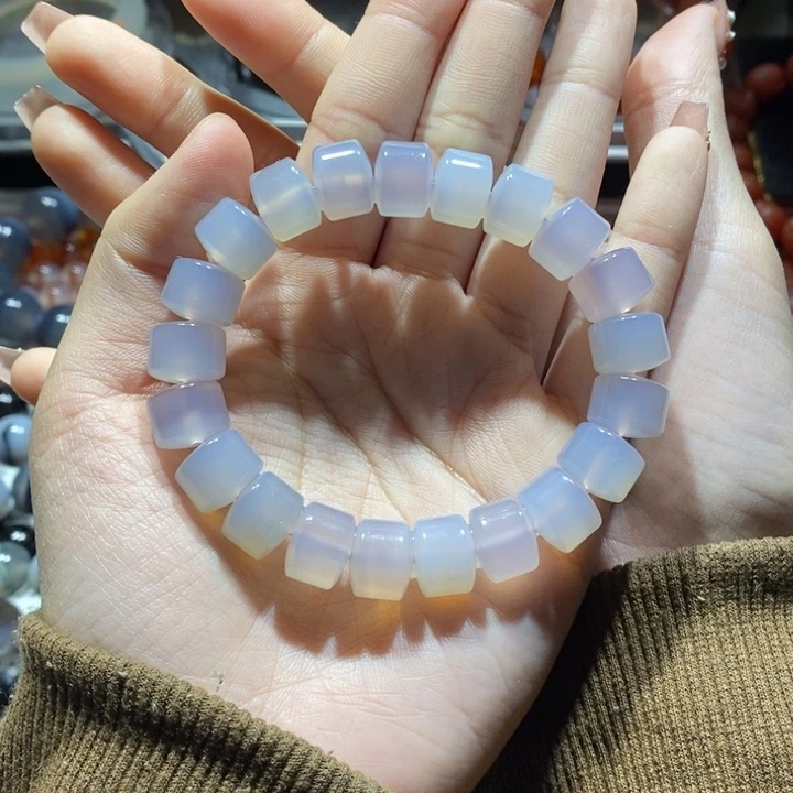 玛瑙/玉髓手链未镶嵌安**衣