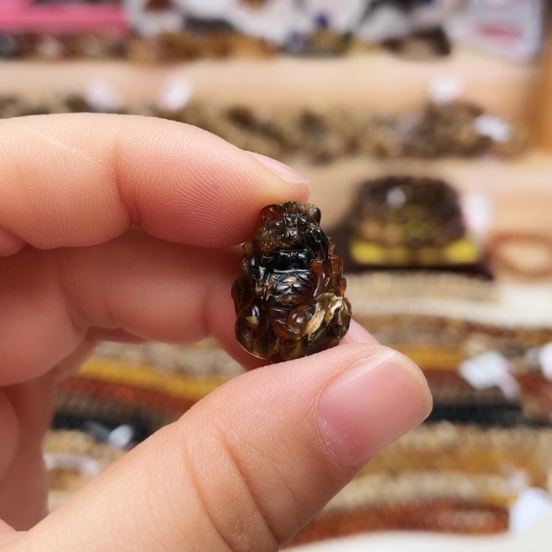 未镶嵌琥珀裸石大
