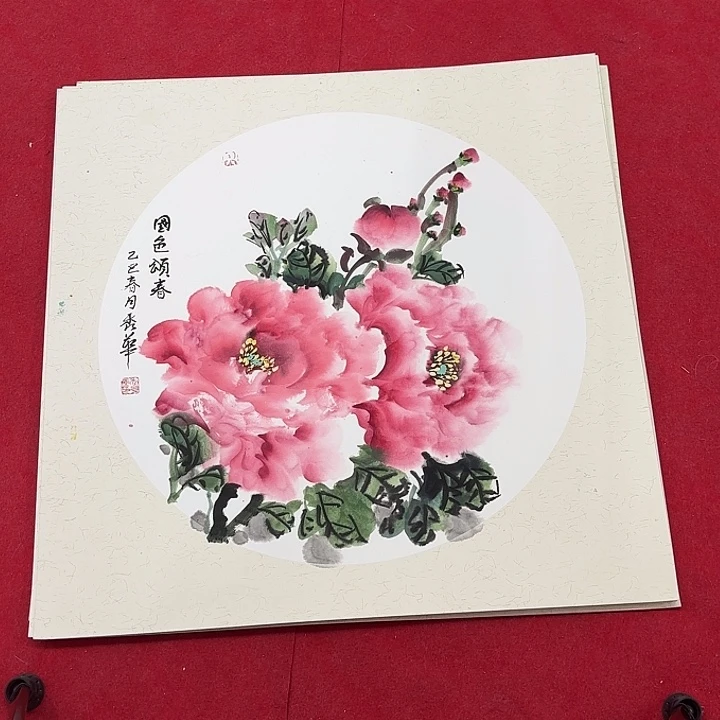 国画花鸟等图案为一体而