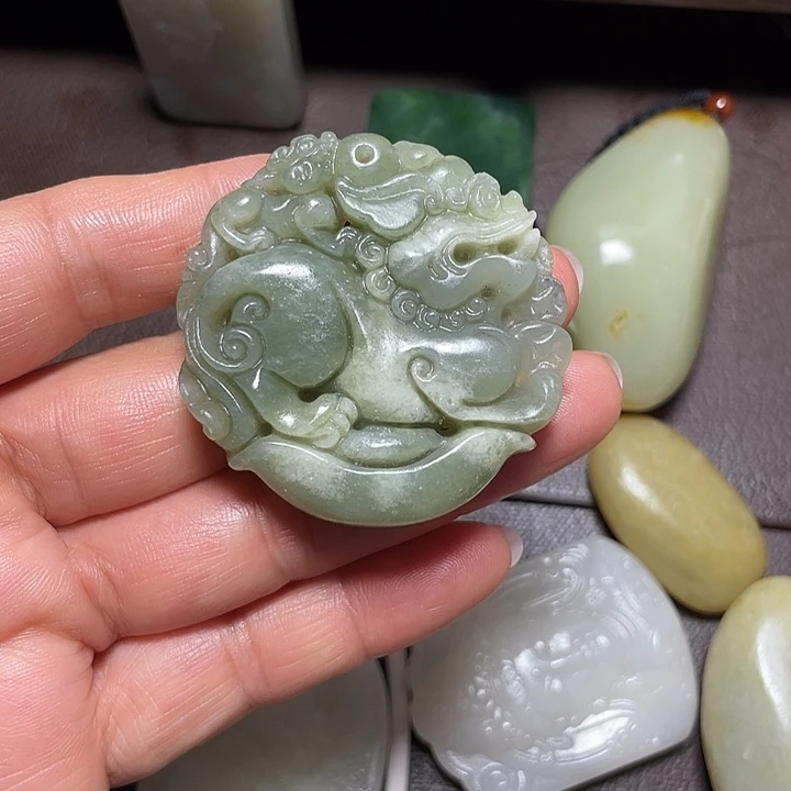 和田玉未镶嵌颈饰