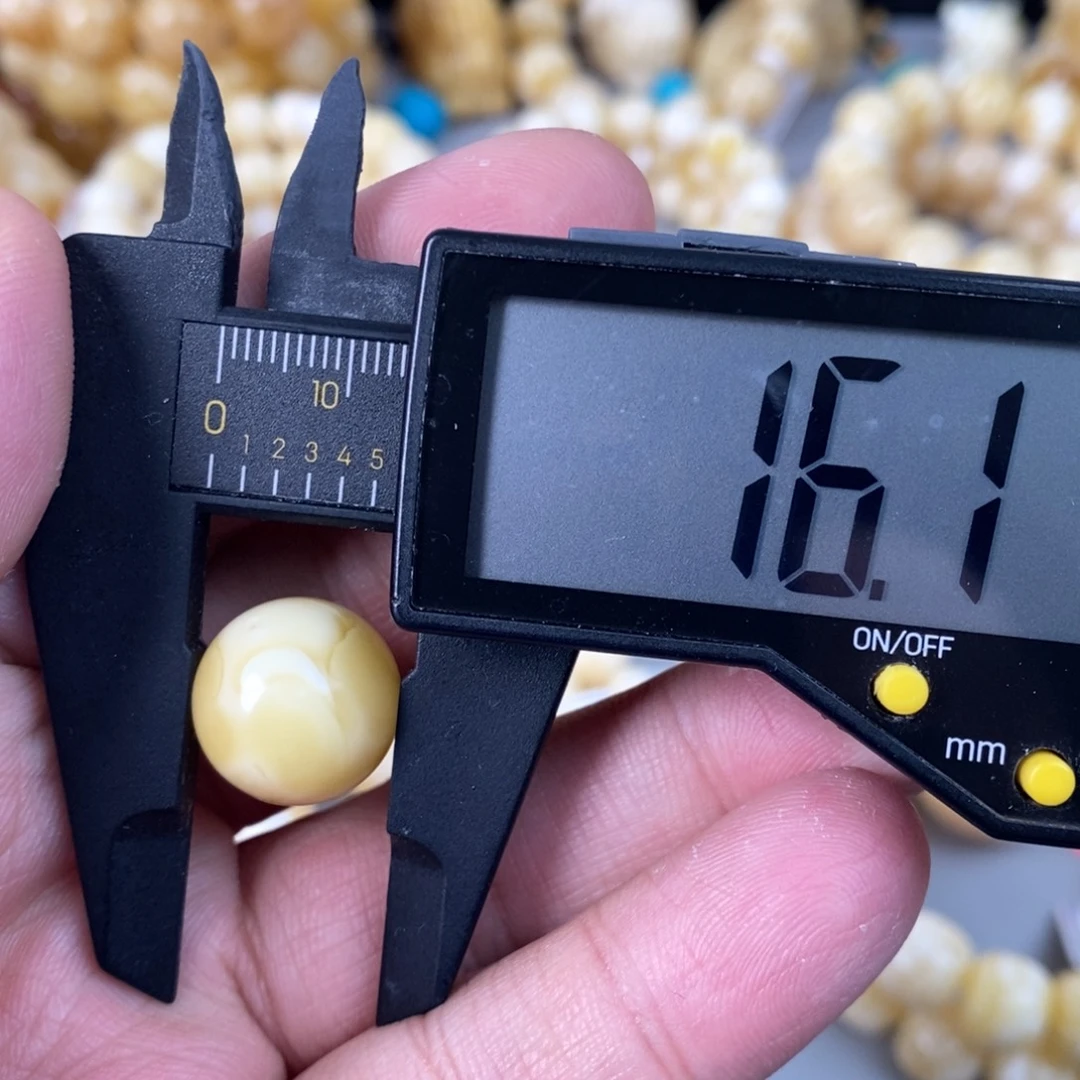 蜜蜡未镶嵌珠宝奇石2.3g