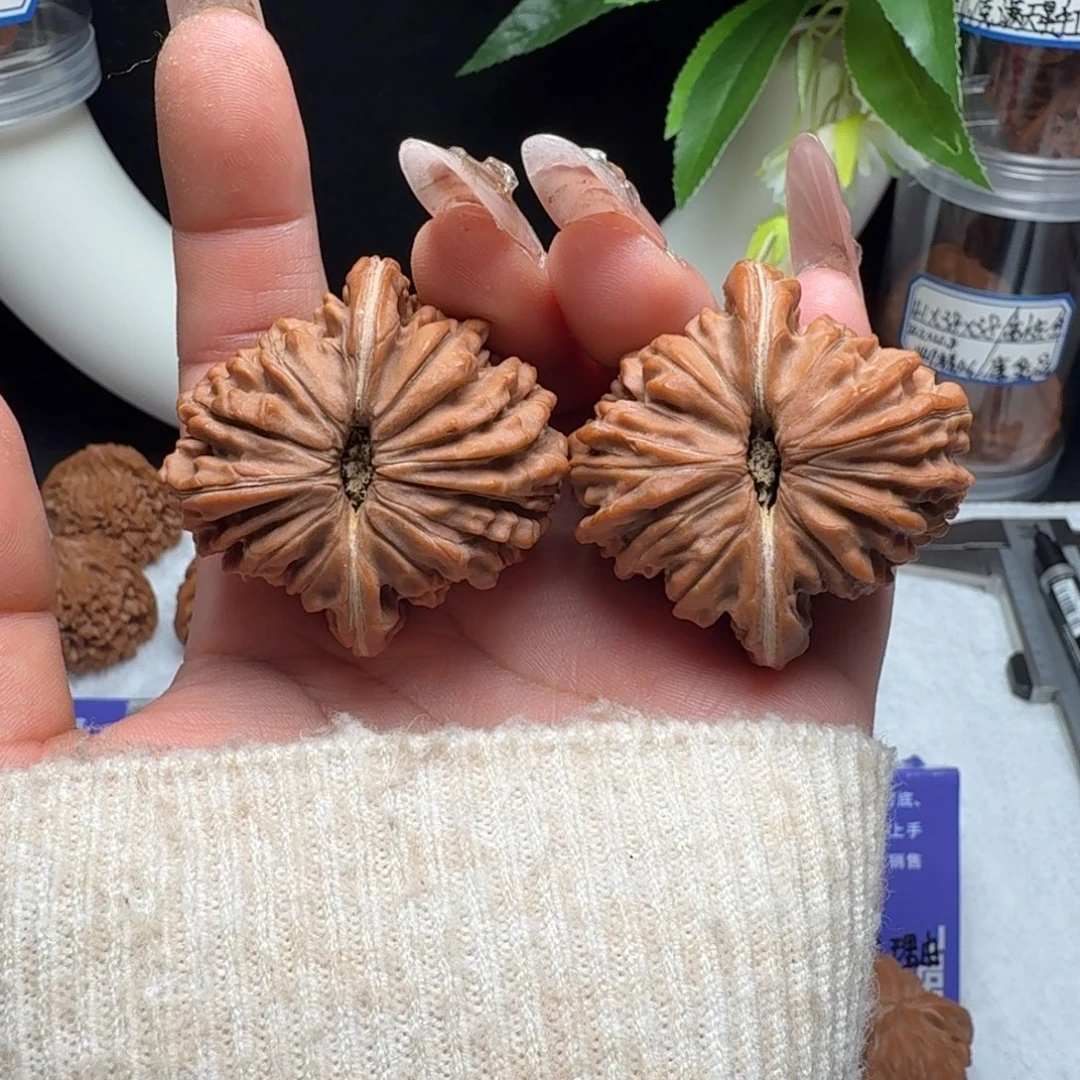 文玩核桃把件蓟县楼42红皮