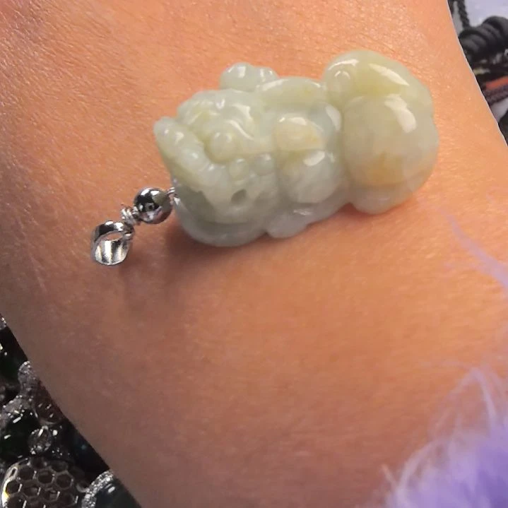 翡翠颈饰未镶嵌吊坠